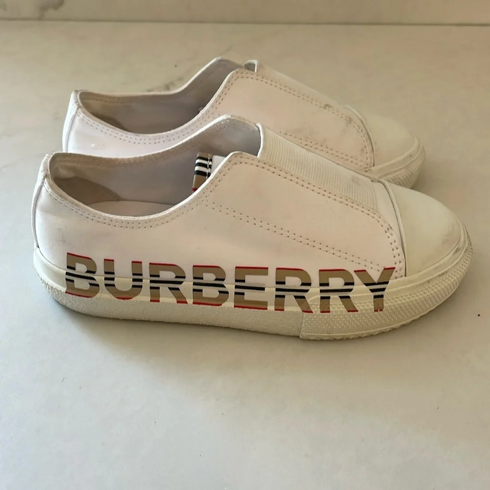 Burberry Kids Mini Larkhall IS (Toddler) size Europe 26 USA toddler 9 - Picture 1 of 11